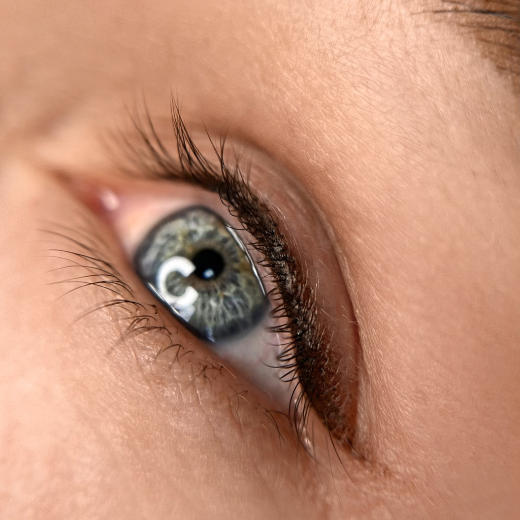 eye square 1024.jpg